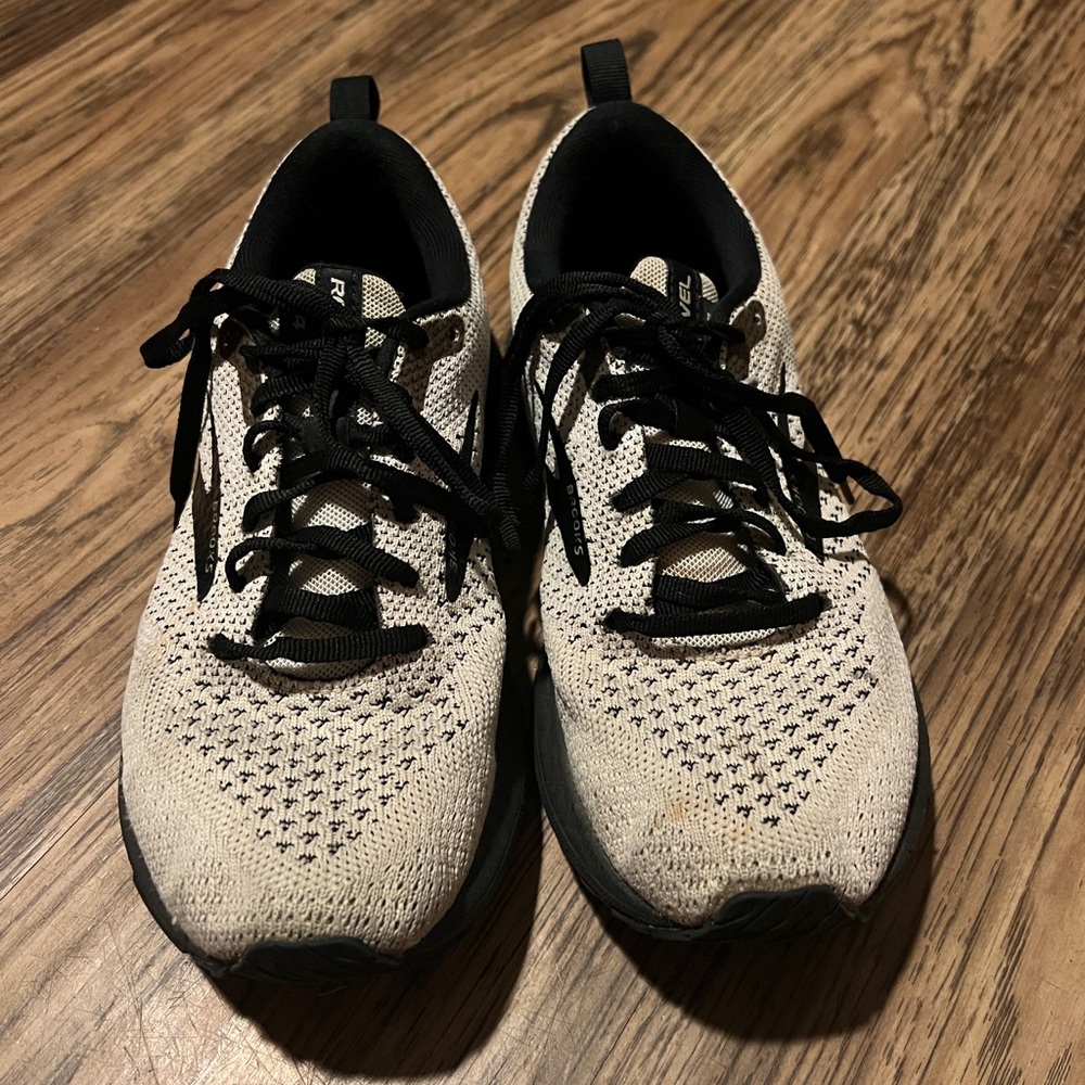 Brooks Revel used great condition